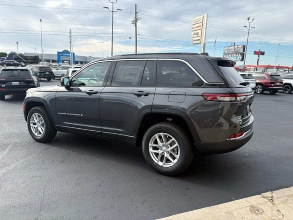 New 2025 Jeep Grand Cherokee LAREDO X 4X4 Sport Utility