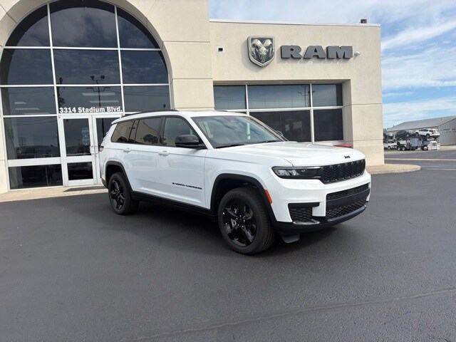 2025 Jeep Grand Cherokee Altitude photo 2