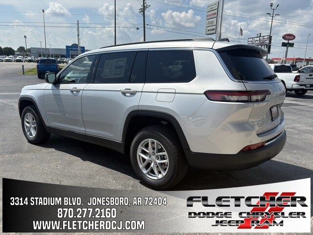 2025 Jeep Grand Cherokee Laredo photo 3
