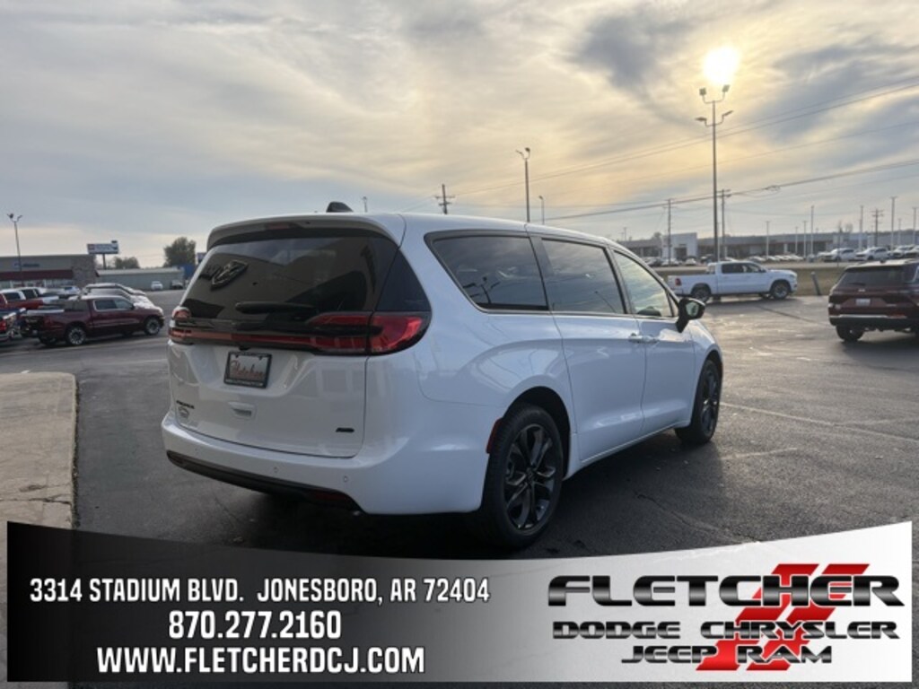 New 2026 Chrysler Pacifica SELECT AWD Passenger Van