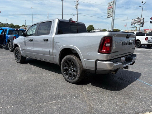 2026 Ram 1500 Laramie photo 4