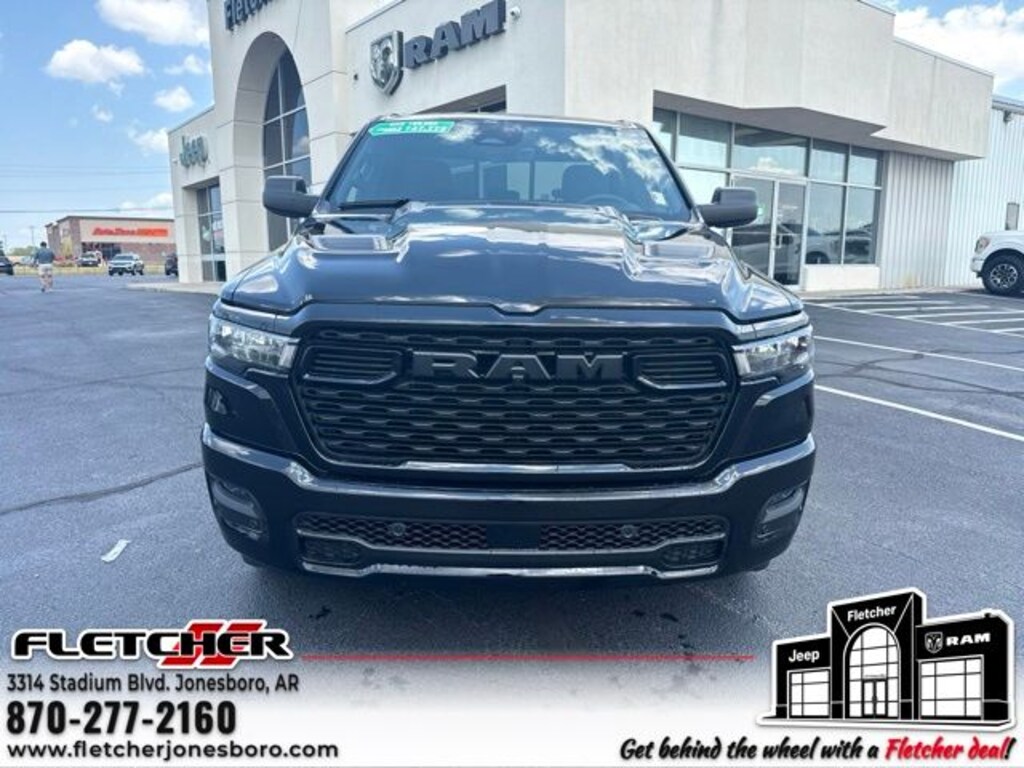 New 2026 Ram 1500 EXPRESS CREW CAB 4X4 5'7 BOX Pickup