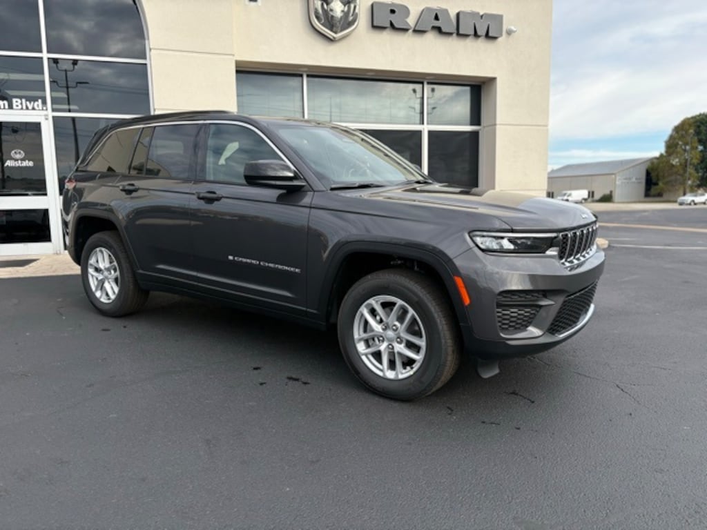 New 2025 Jeep Grand Cherokee LAREDO X 4X4 Sport Utility