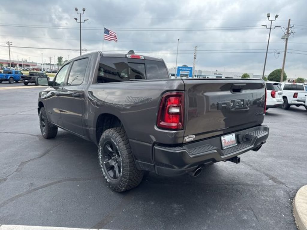New 2026 Ram 1500 WARLOCK CREW CAB 4X4 5'7 BOX Pickup