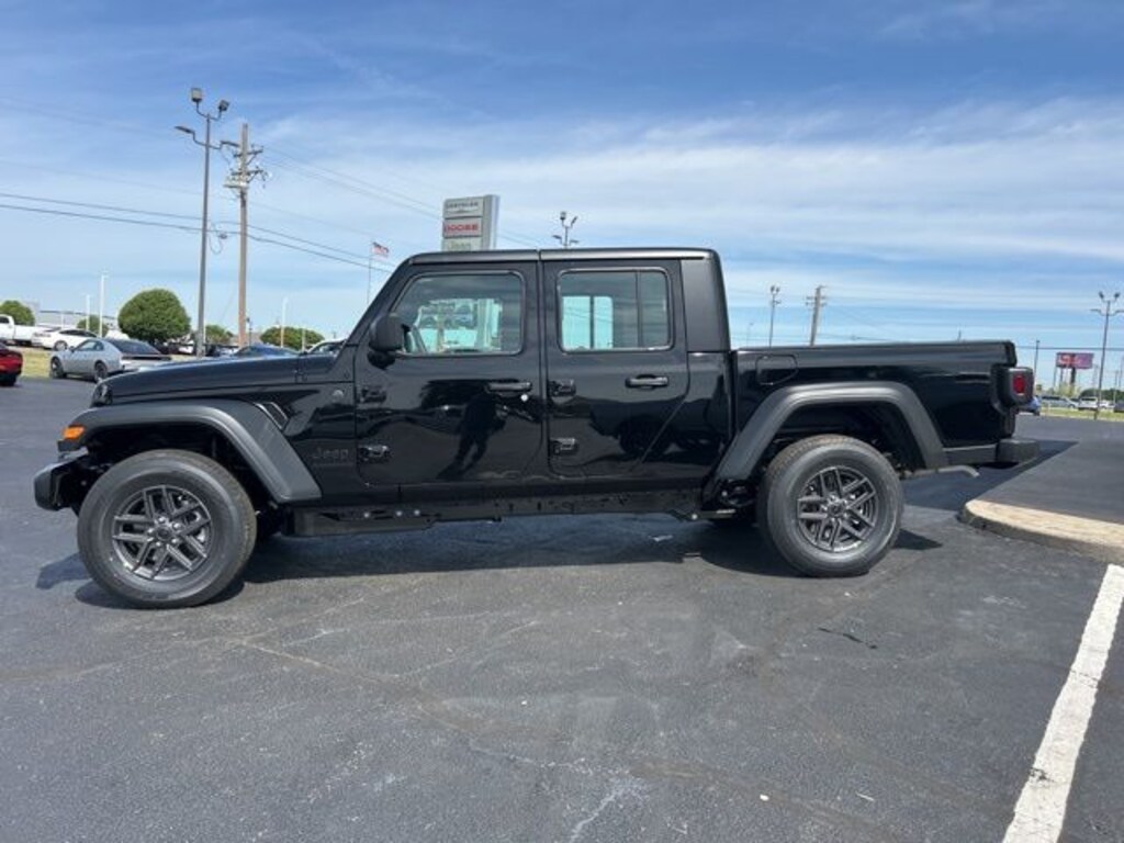 New 2026 Jeep Gladiator SPORT 4X4 Pickup