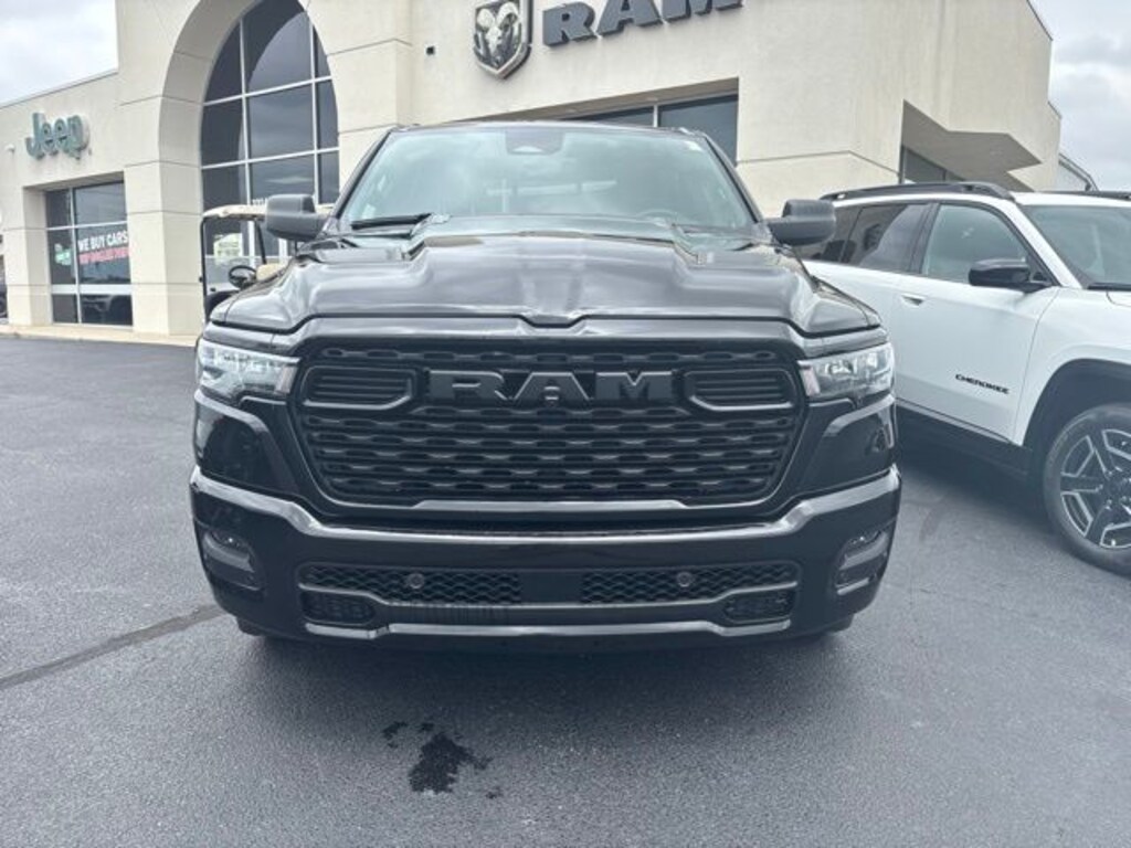 New 2026 Ram 1500 EXPRESS CREW CAB 4X4 5'7 BOX Pickup