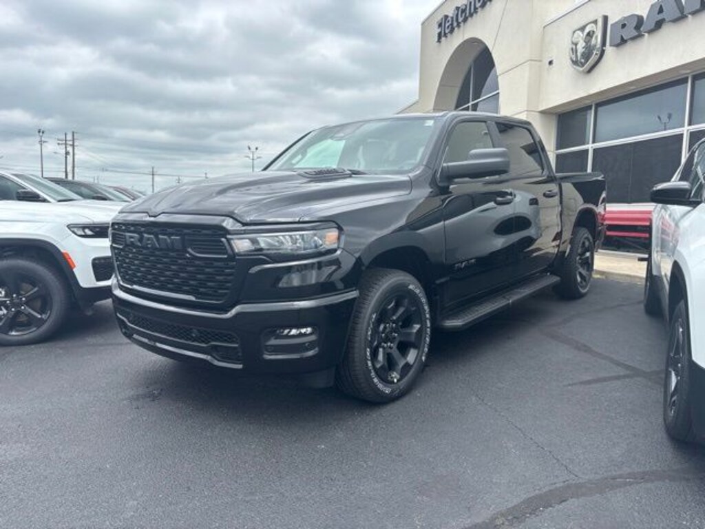 New 2026 Ram 1500 EXPRESS CREW CAB 4X4 5'7 BOX Pickup