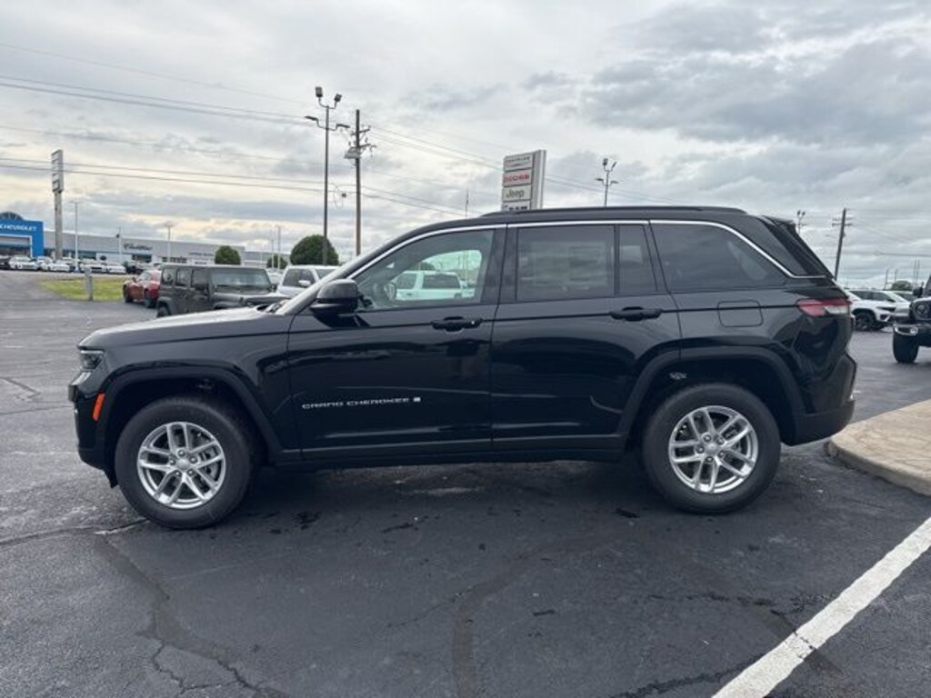 New 2026 Jeep Grand Cherokee LAREDO X 4X4 Sport Utility