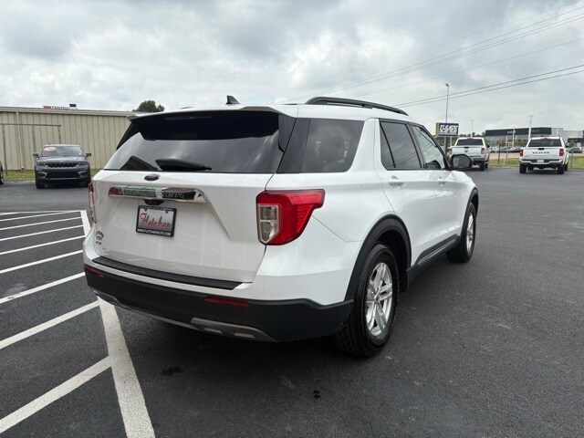 2023 Ford Explorer XLT photo 2