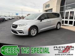 2026 Chrysler Pacifica SELECT Passenger Van