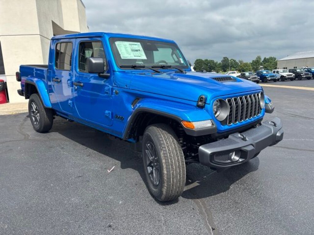 New 2026 Jeep Gladiator SPORT S 4X4 Pickup