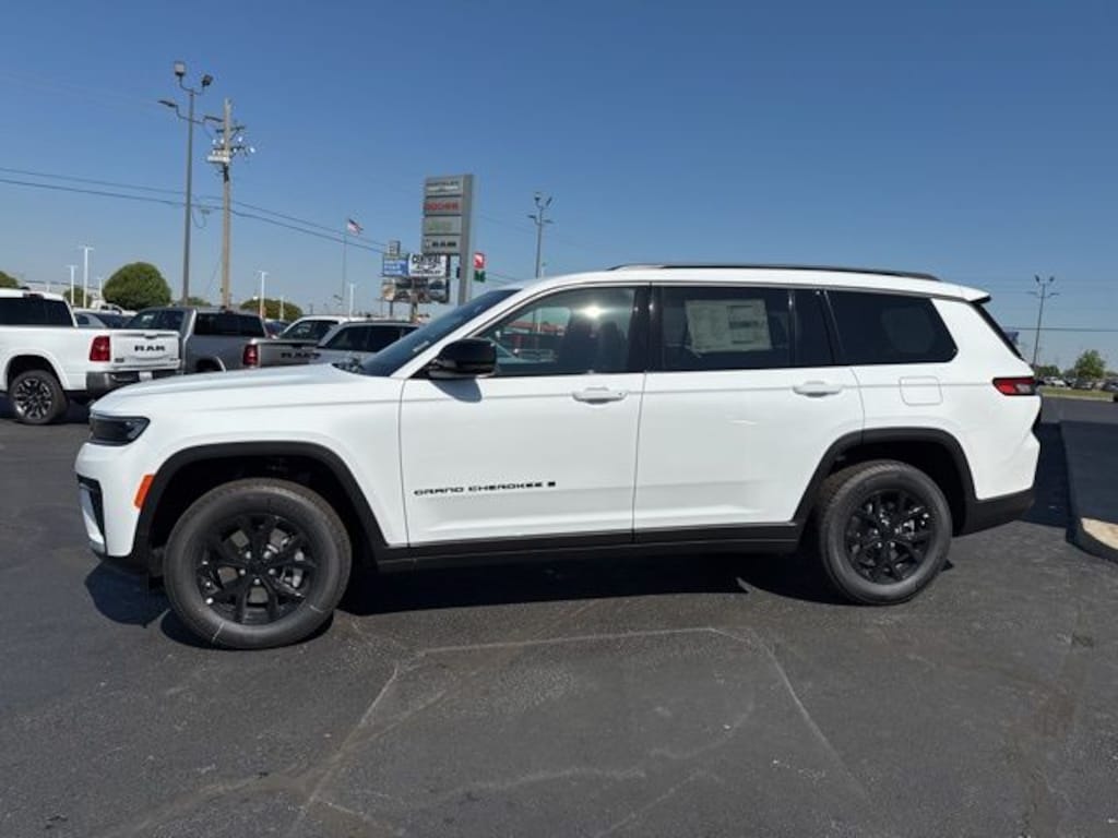 New 2026 Jeep Grand Cherokee L LAREDO ALTITUDE 4X4 Sport Utility