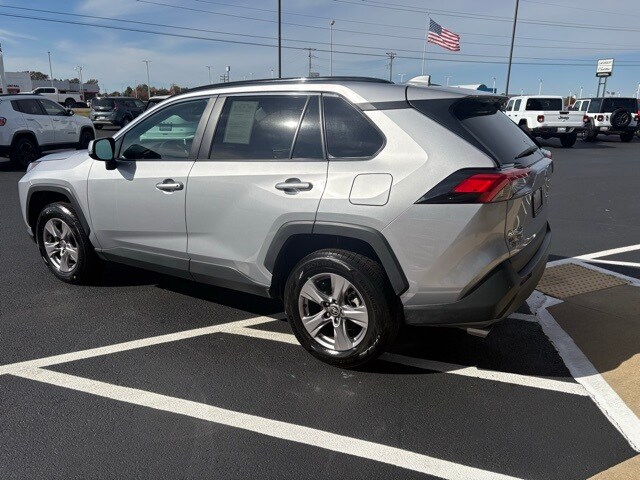 2024 Toyota RAV4 XLE photo 4