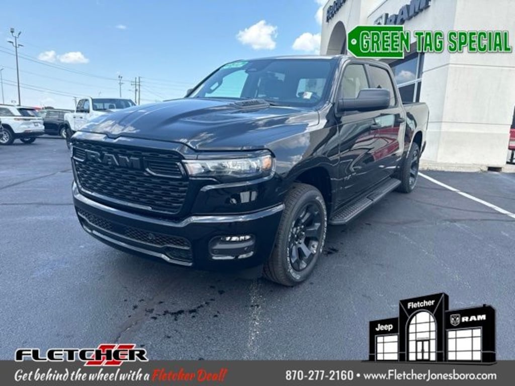 New 2026 Ram 1500 EXPRESS CREW CAB 4X4 5'7 BOX Pickup