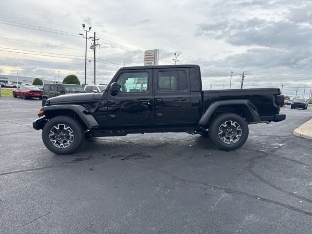 New 2026 Jeep Gladiator SAHARA 4X4 Pickup