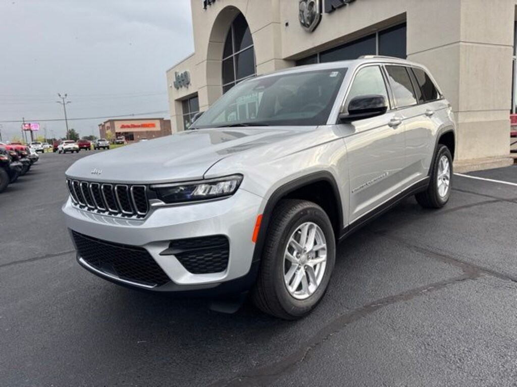 New 2026 Jeep Grand Cherokee LAREDO X 4X4 Sport Utility