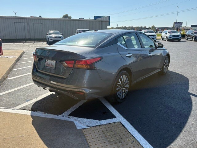 2024 Nissan Altima 2.5 SV photo 2