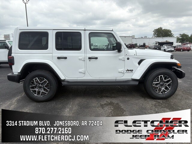 2025 Jeep Wrangler Sahara photo 3