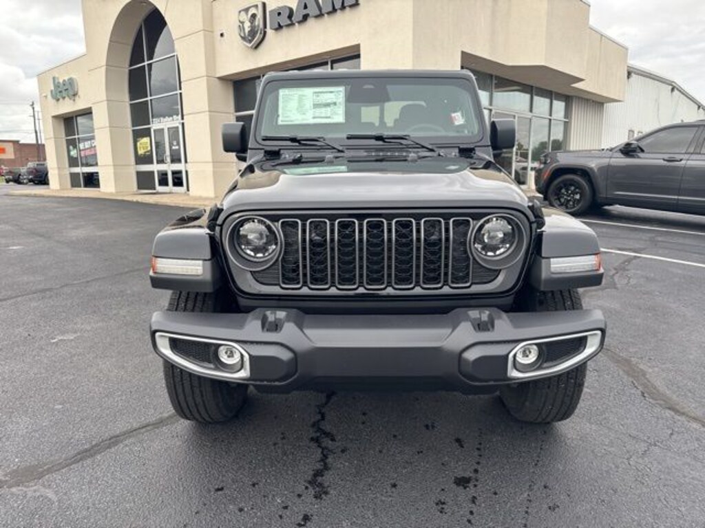 New 2026 Jeep Gladiator SAHARA 4X4 Pickup