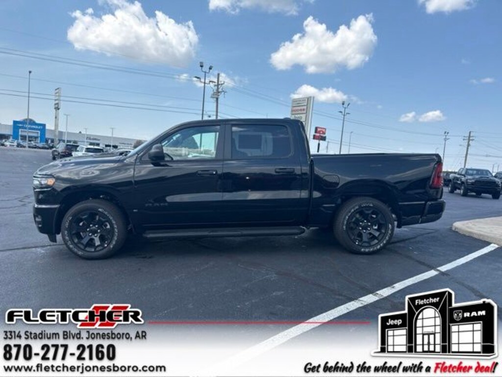 New 2026 Ram 1500 EXPRESS CREW CAB 4X4 5'7 BOX Pickup