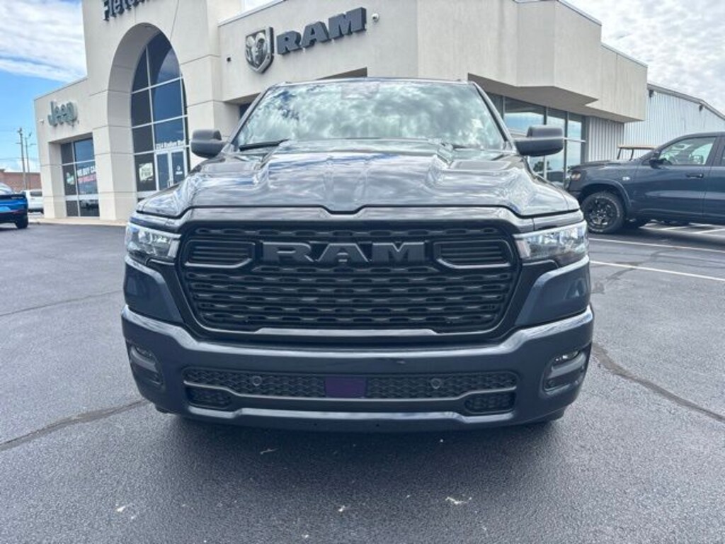 New 2026 Ram 1500 EXPRESS CREW CAB 4X4 5'7 BOX Pickup