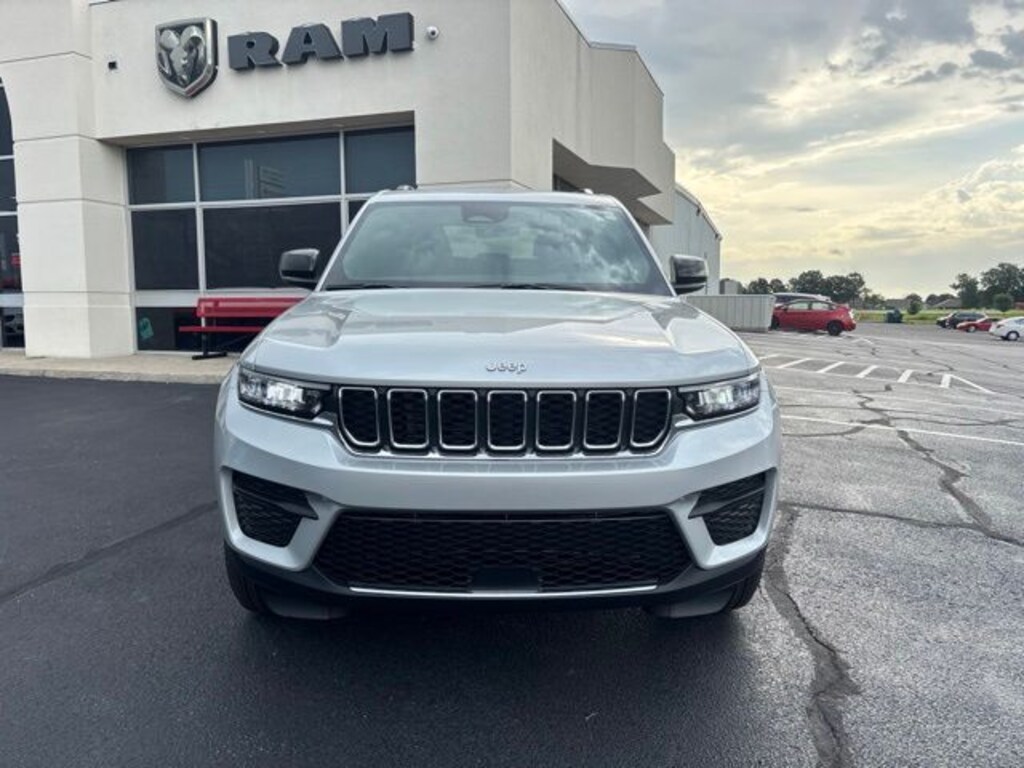 New 2026 Jeep Grand Cherokee LAREDO X 4X4 Sport Utility