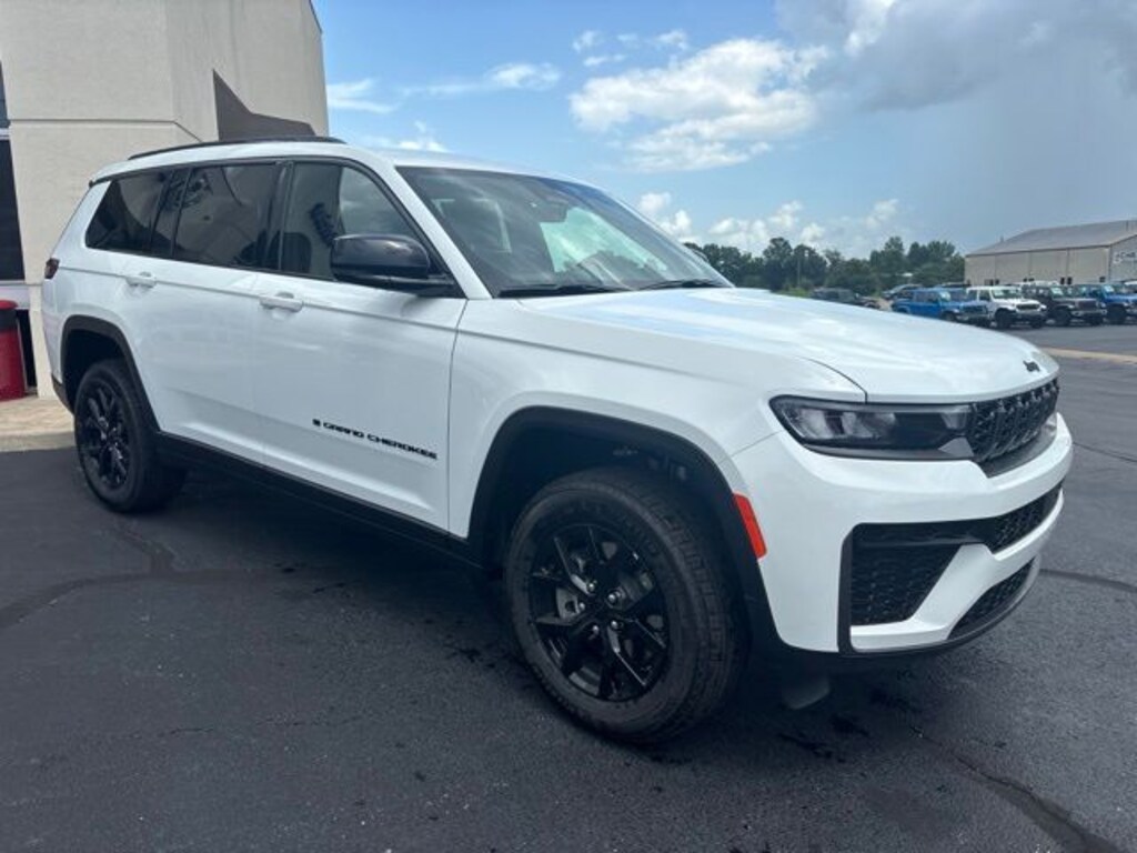 New 2026 Jeep Grand Cherokee L LAREDO ALTITUDE 4X4 Sport Utility