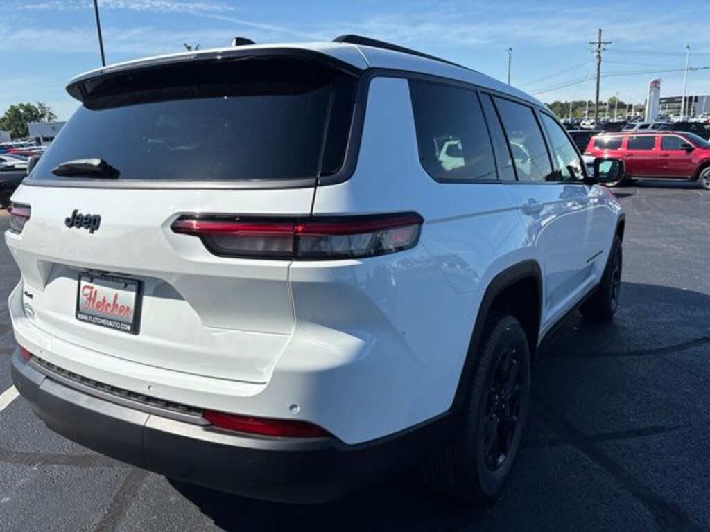 New 2026 Jeep Grand Cherokee L LAREDO ALTITUDE 4X4 Sport Utility