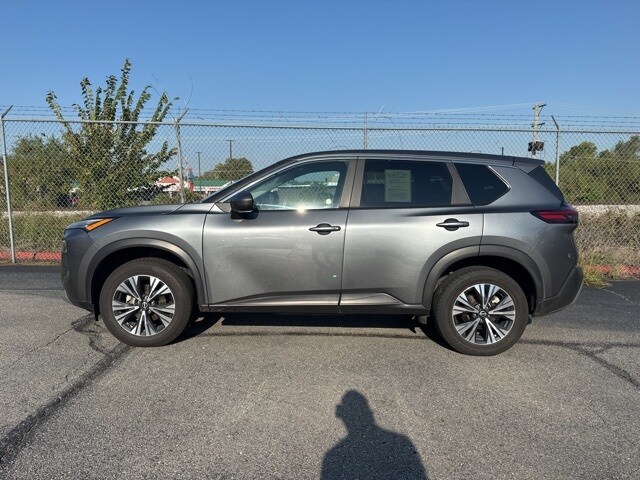 2023 Nissan Rogue SV photo 2