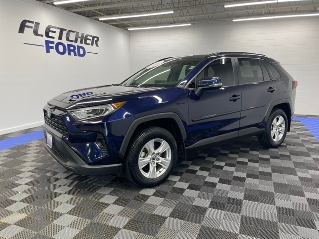 2021 Toyota RAV4 XLE's photo