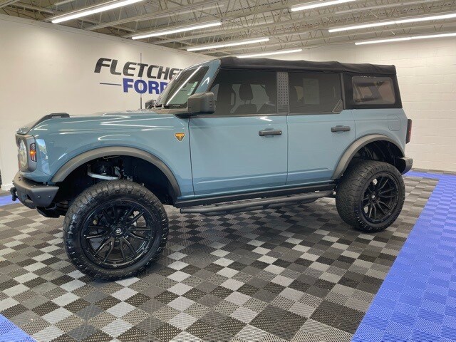 2022 Ford Bronco Badlands photo 3