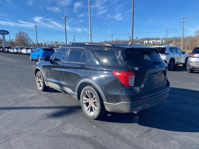 2022 Ford Explorer XLT photo 2
