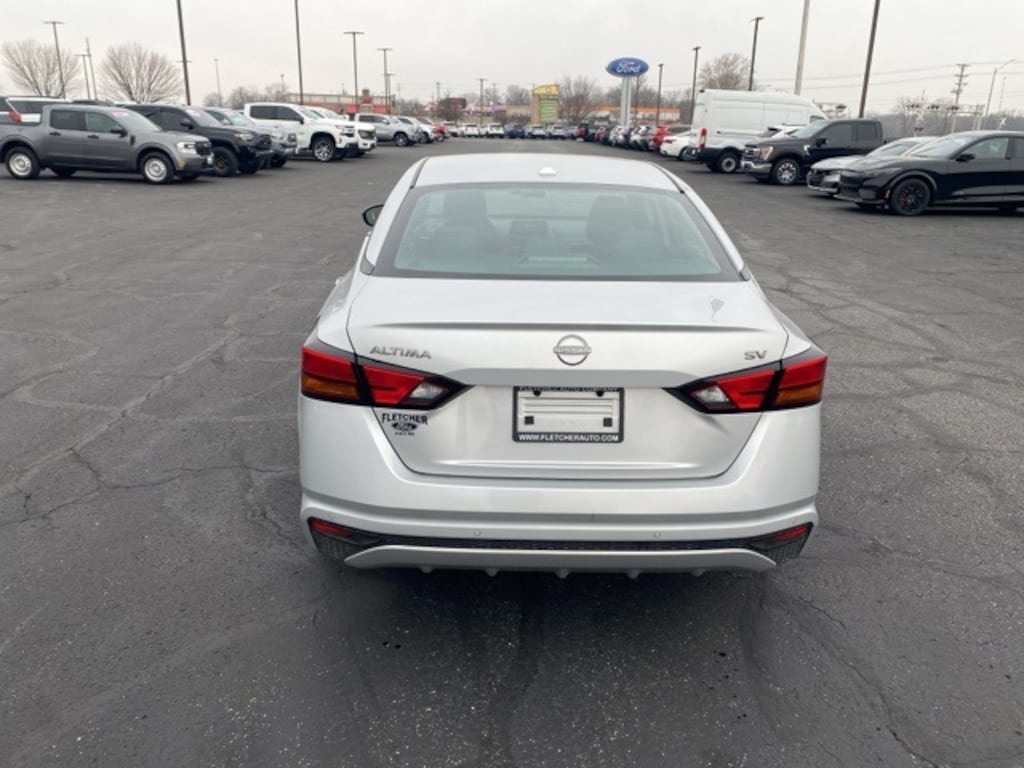 Used 2023 Nissan Altima 2.5 SV Sedan