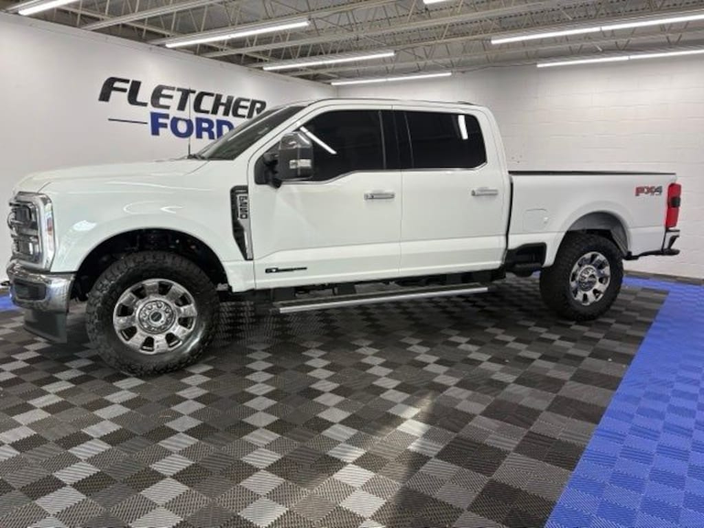 Used 2025 Ford F-250 Lariat Truck