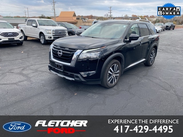 2024 Nissan Pathfinder Platinum's photo