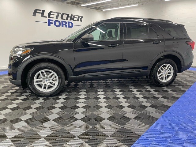 2026 Ford Explorer photo 3