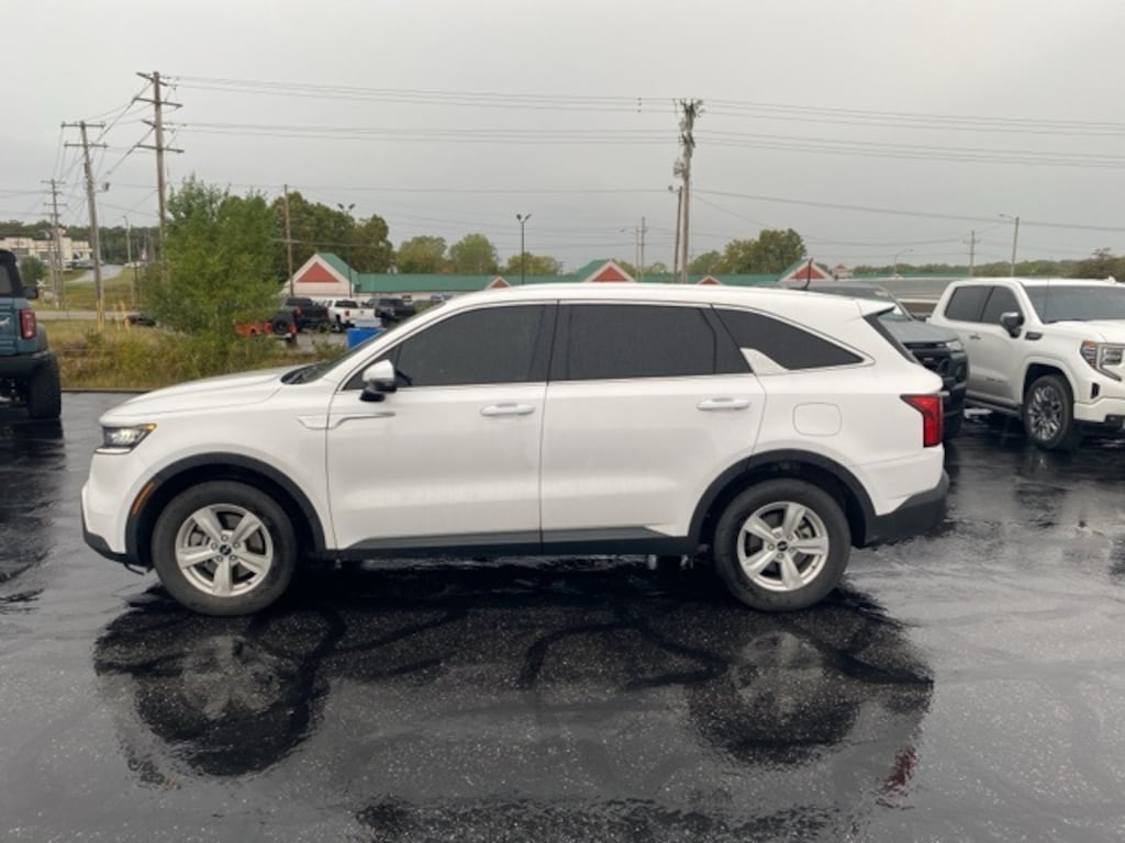 Used 2023 Kia Sorento LX SUV
