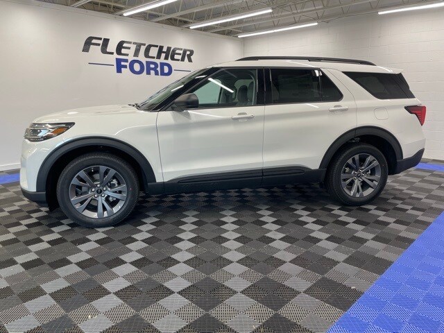 2026 Ford Explorer photo 3