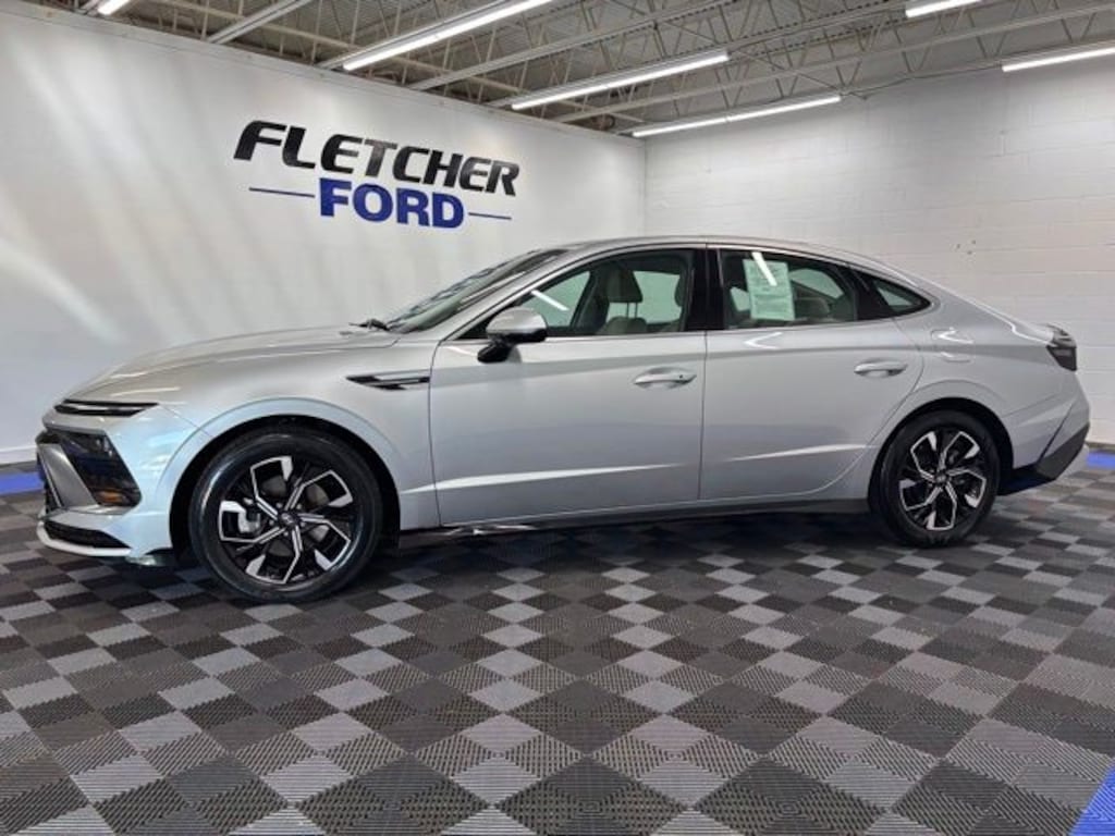 Used 2025 Hyundai Sonata SEL Sedan
