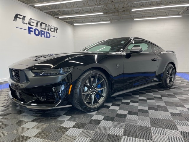 2025 Ford Mustang Dark Horse's photo