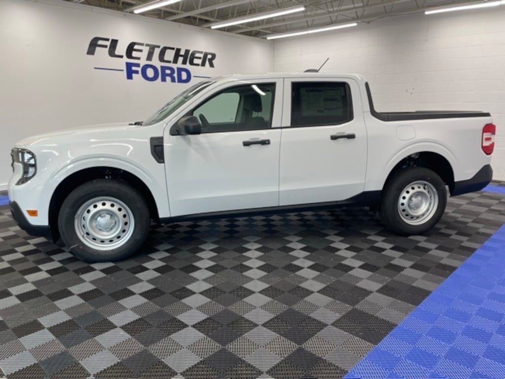 New 2025 Ford Maverick XL Truck