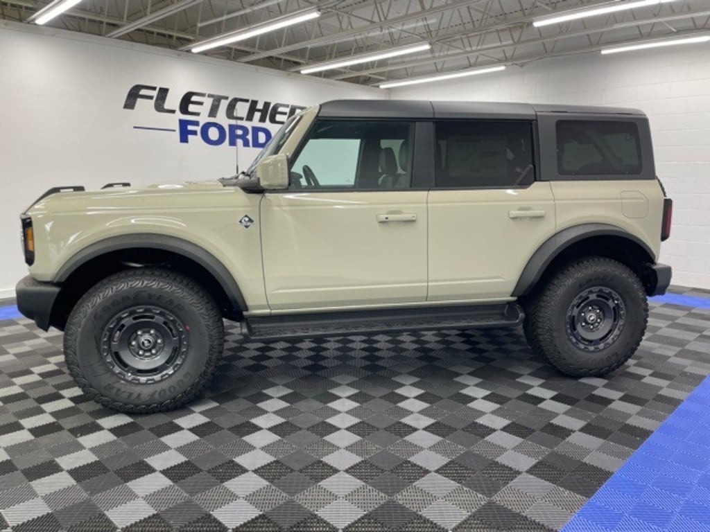 New 2025 Ford Bronco Outer Banks SUV