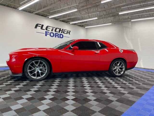 2023 Dodge Challenger GT photo 3