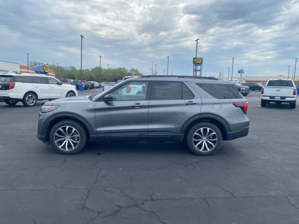 Used 2025 Ford Explorer ST-Line SUV