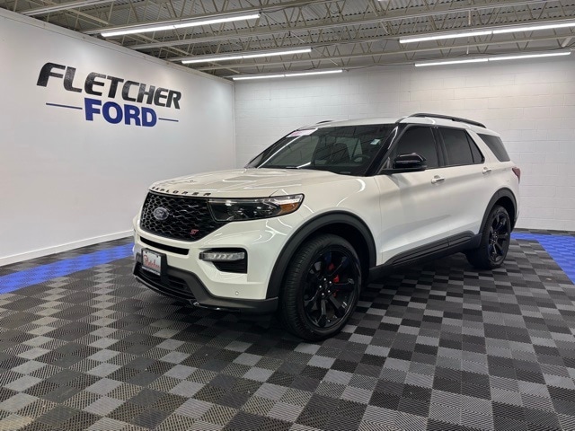 2024 Ford Explorer ST's photo