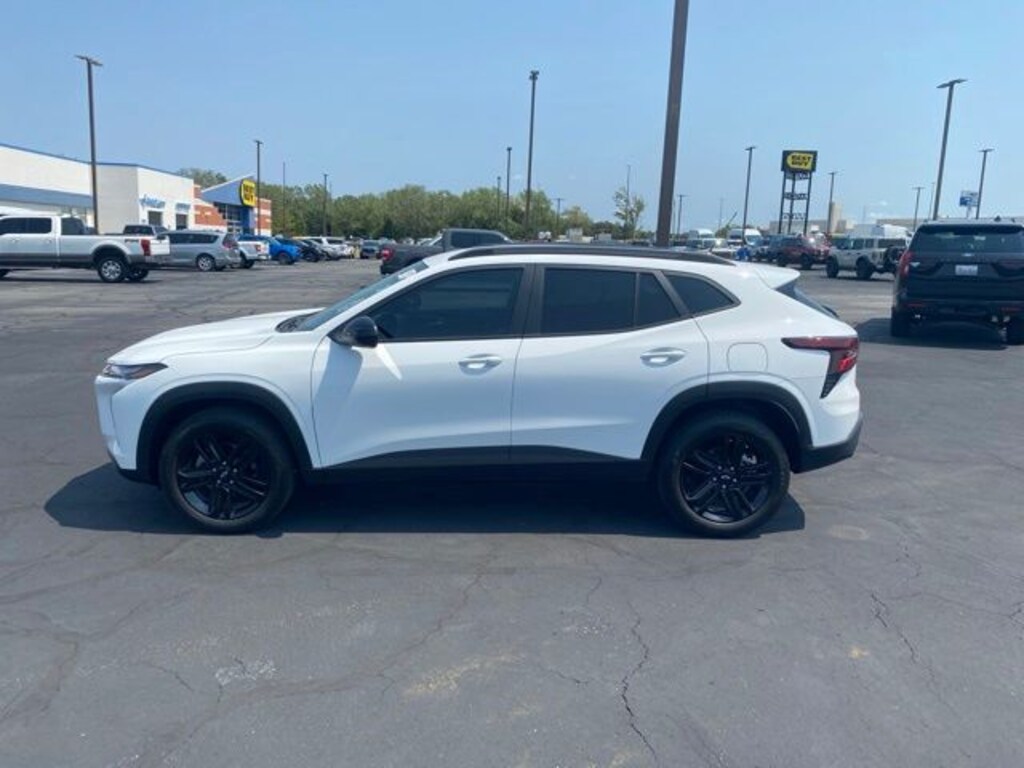 Used 2025 Chevrolet Trax Activ SUV