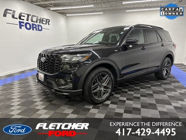 2025 Ford Explorer ST-LINE's photo