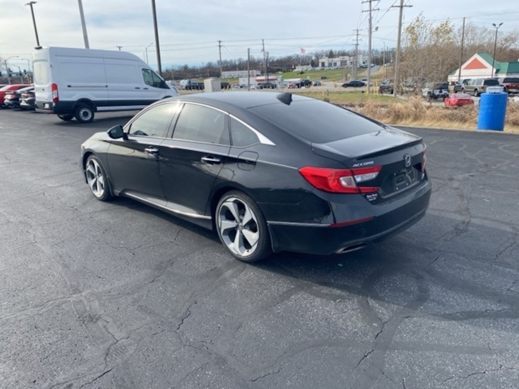 Used 2018 Honda Accord Touring 2.0T Sedan