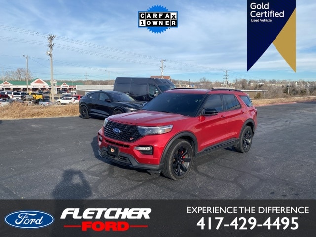 2022 Ford Explorer ST's photo