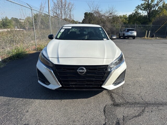2024 Nissan Altima 2.5 SV photo 2